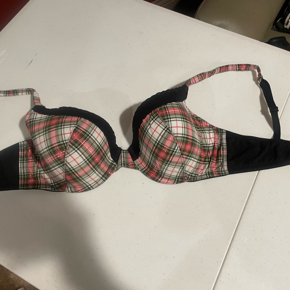 Vicotia’s secret.  Plaid cotton bras. 34DD. New. Never worn. - Picture 7 of 8